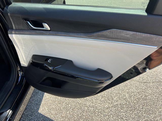 Photo of 2022 Ebony Black Kia K5