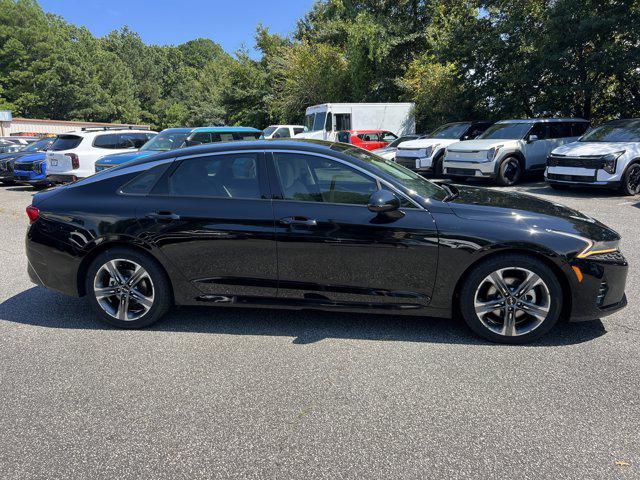 Photo of 2022 Ebony Black Kia K5