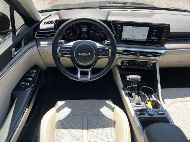 Photo of 2022 Ebony Black Kia K5