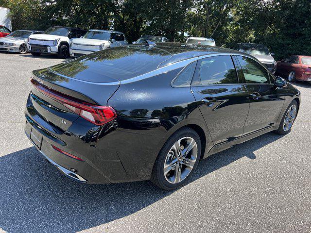 Photo of 2022 Ebony Black Kia K5