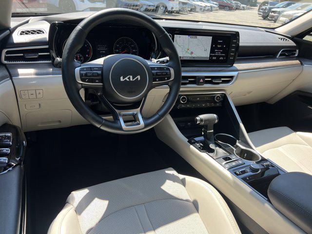 Photo of 2022 Ebony Black Kia K5