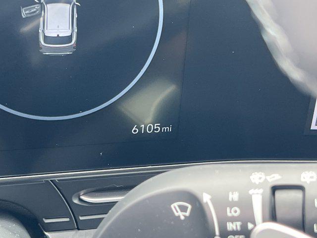 Photo of 2024 Atlas White Hyundai KONA