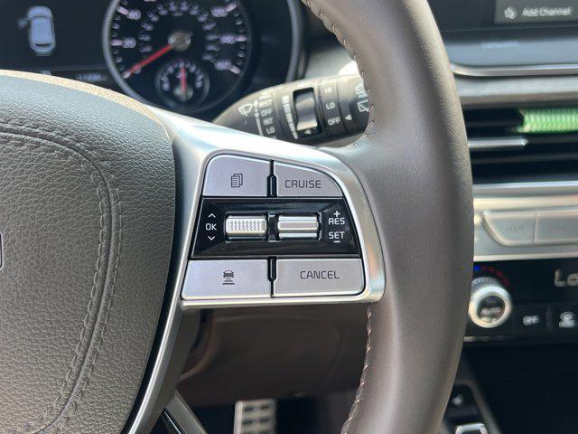 Photo of 2022 Glacial White Pearl Kia Telluride
