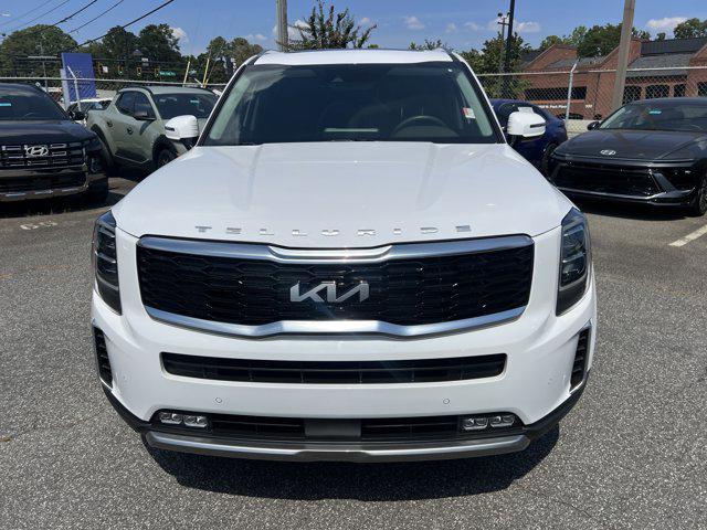 Photo of 2022 Glacial White Pearl Kia Telluride