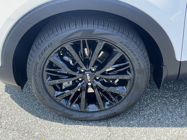 Photo of 2022 Glacial White Pearl Kia Telluride