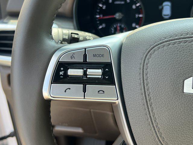 Photo of 2022 Glacial White Pearl Kia Telluride