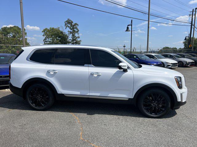 Photo of 2022 Glacial White Pearl Kia Telluride