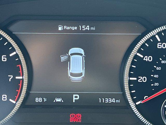 Photo of 2022 Glacial White Pearl Kia Telluride