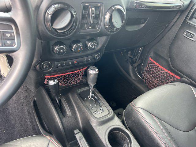 Photo of 2017 Granite Crystal Metallic Clearcoat Jeep Wrangler Unlimited