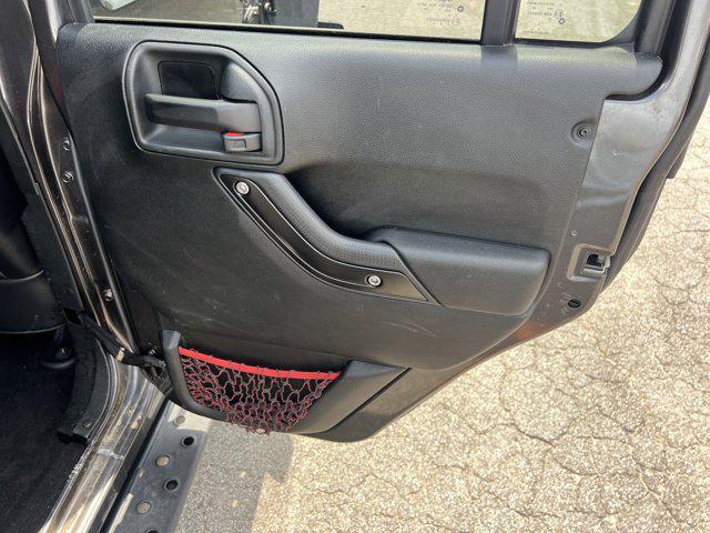 Photo of 2017 Granite Crystal Metallic Clearcoat Jeep Wrangler Unlimited