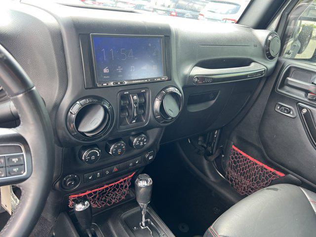 Photo of 2017 Granite Crystal Metallic Clearcoat Jeep Wrangler Unlimited