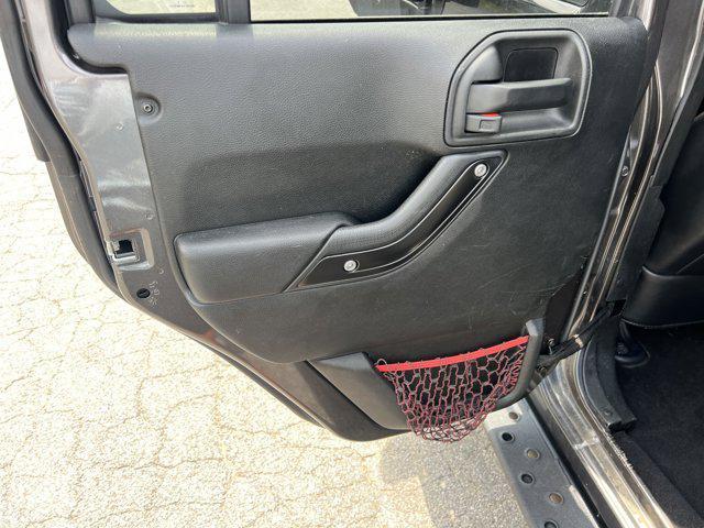 Photo of 2017 Granite Crystal Metallic Clearcoat Jeep Wrangler Unlimited