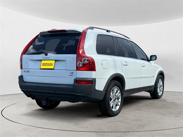 Photo of 2005 Ice White Volvo XC90