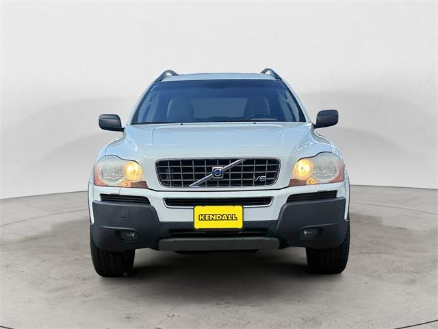 Photo of 2005 Ice White Volvo XC90