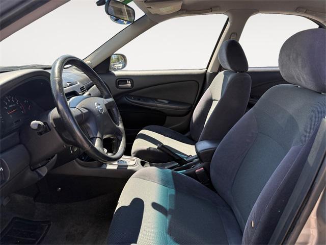 Photo of 2005 Radium Metallic Nissan Sentra