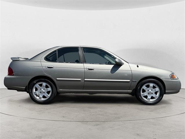 Photo of 2005 Radium Metallic Nissan Sentra