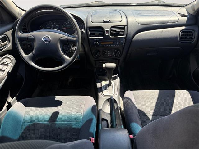 Photo of 2005 Radium Metallic Nissan Sentra