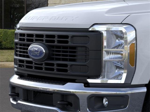 Photo of 2025 White Ford F-350