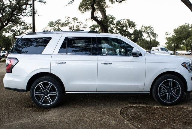 Photo of 2019 White Platinum Ford Expedition