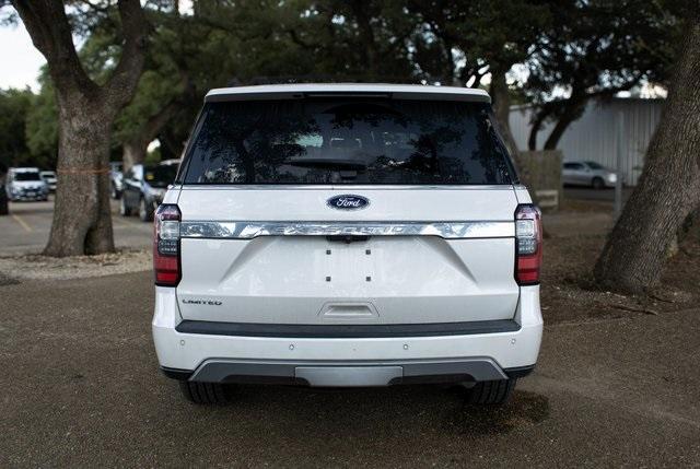 Photo of 2019 White Platinum Ford Expedition