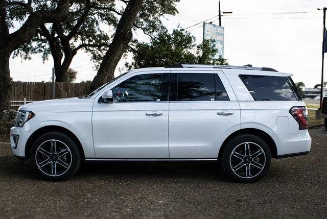 Photo of 2019 White Platinum Ford Expedition