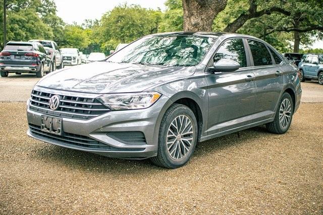 Photo of 2021 Platinum Gray Metallic Volkswagen Jetta