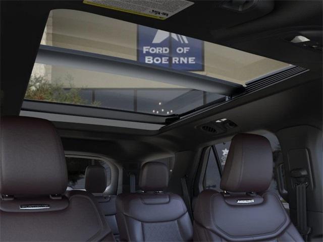Photo of 2025 Star White Ford Explorer