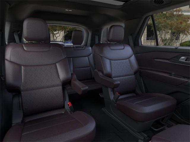 Photo of 2025 Star White Ford Explorer