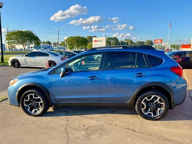 Photo of 2016 Hyper Blue Subaru Crosstrek