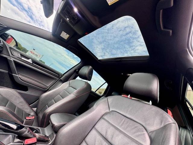 Photo of 2017 Deep Black Pearl Volkswagen Golf GTI