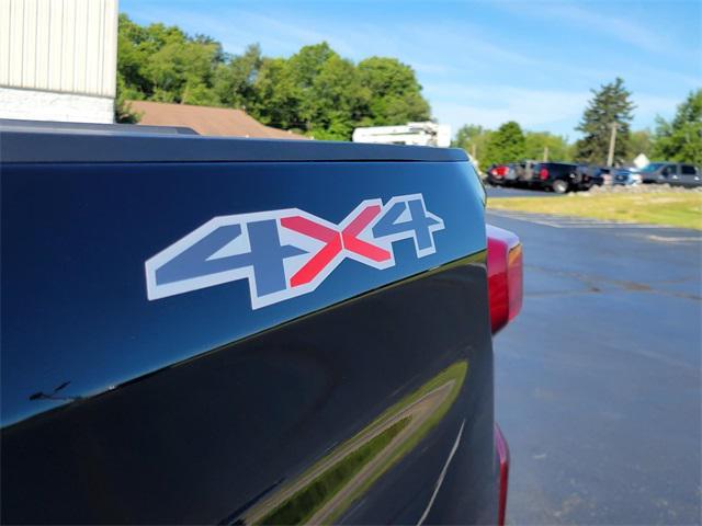 Photo of 2022 Black Chevrolet Silverado 1500