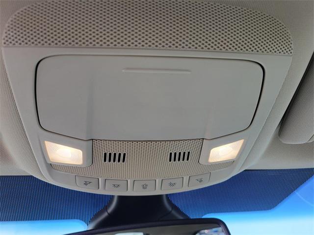 Photo of 2019 Blue Metallic Ford Edge