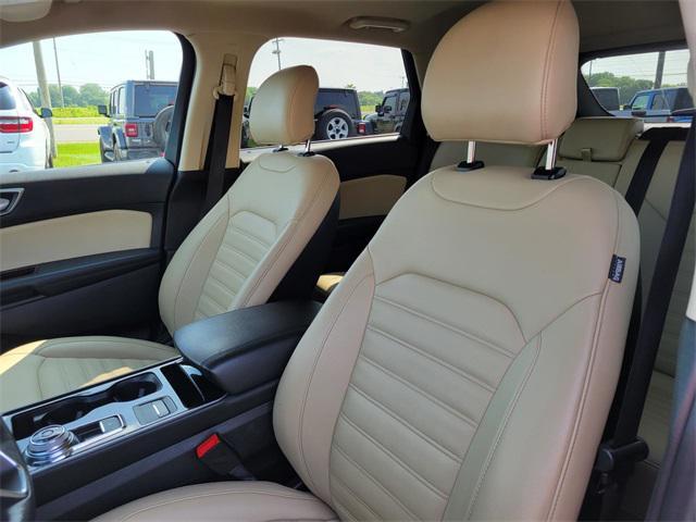 Photo of 2019 Blue Metallic Ford Edge