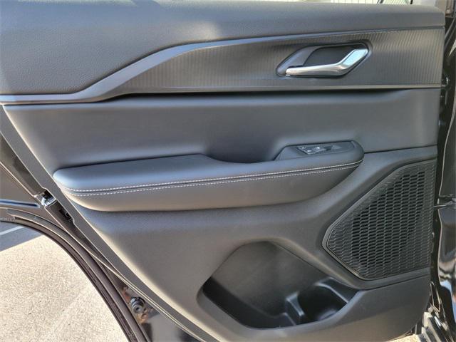 Photo of 2025 Diamond Black Crystal Pearlcoat Jeep Grand Cherokee