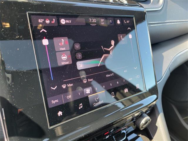 Photo of 2025 Diamond Black Crystal Pearlcoat Jeep Grand Cherokee