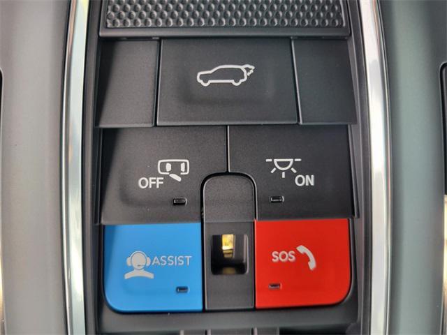 Photo of 2025 Diamond Black Crystal Pearlcoat Jeep Grand Cherokee
