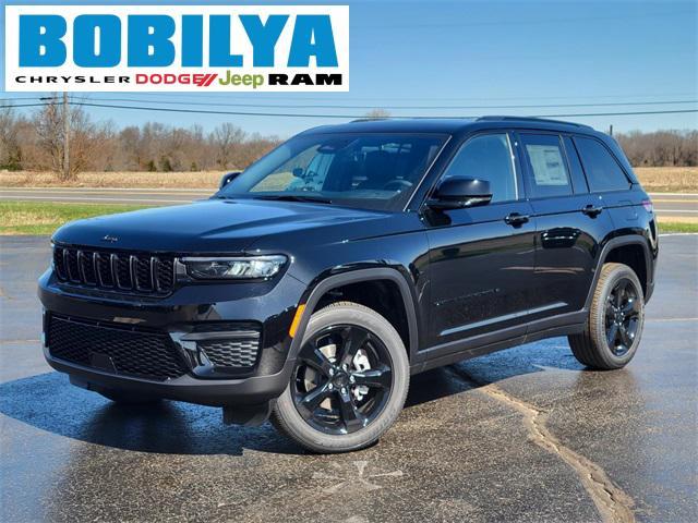 Photo of 2025 Diamond Black Crystal Pearlcoat Jeep Grand Cherokee