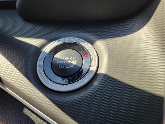 Photo of 2025 Diamond Black Crystal Pearlcoat Jeep Grand Cherokee