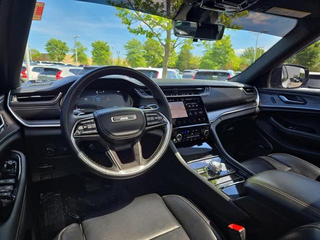 Photo of 2021 Silver Zynith Jeep Grand Cherokee L