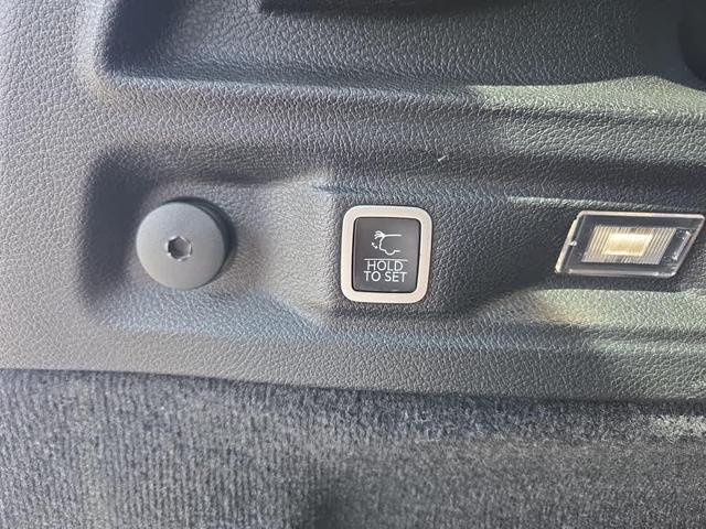 Photo of 2021 Silver Zynith Jeep Grand Cherokee L