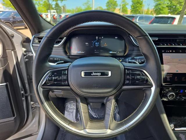 Photo of 2021 Silver Zynith Jeep Grand Cherokee L