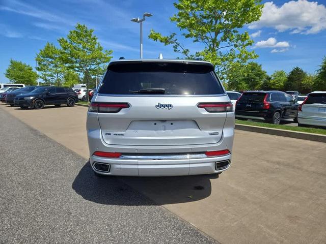 Photo of 2021 Silver Zynith Jeep Grand Cherokee L