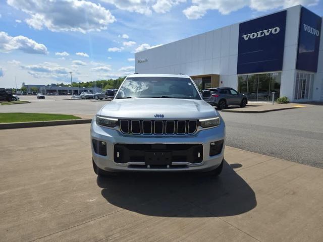 Photo of 2021 Silver Zynith Jeep Grand Cherokee L