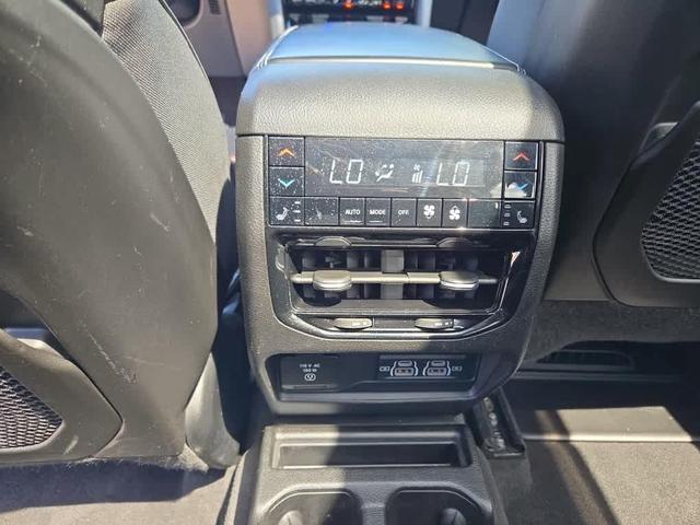 Photo of 2021 Silver Zynith Jeep Grand Cherokee L