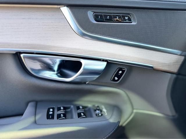 Photo of 2026 Silver Volvo XC90
