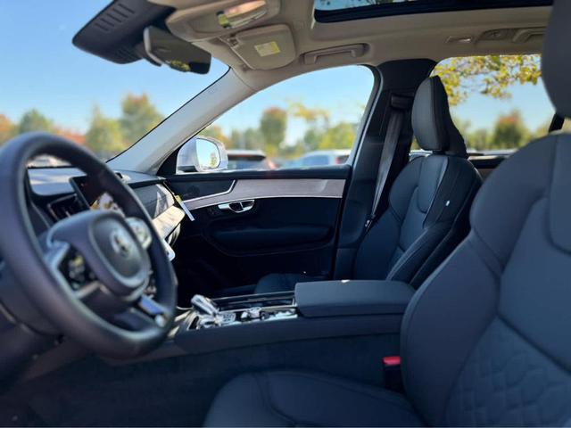 Photo of 2026 Silver Volvo XC90