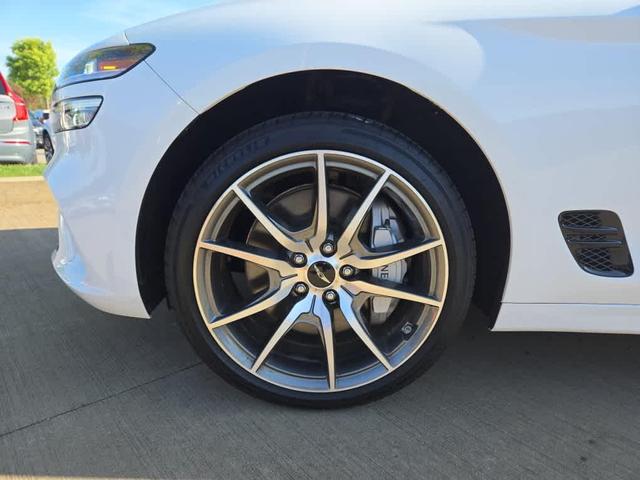 Photo of 2024 Alta White Genesis G70