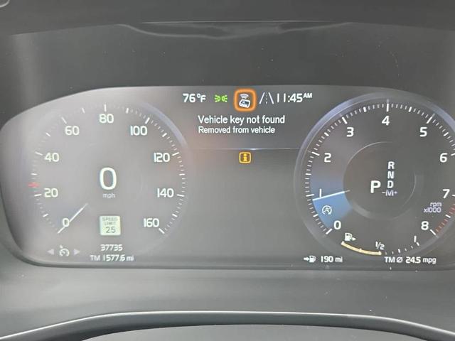 Photo of 2020 Glacier Silver Metallic Volvo XC40
