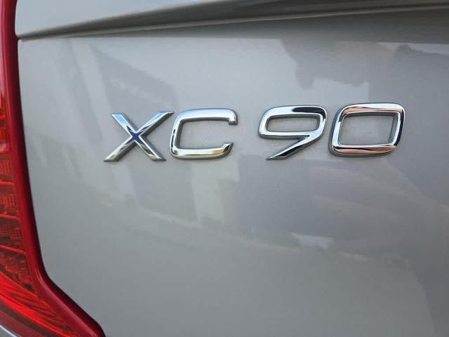 Photo of 2023 Silver Volvo XC90
