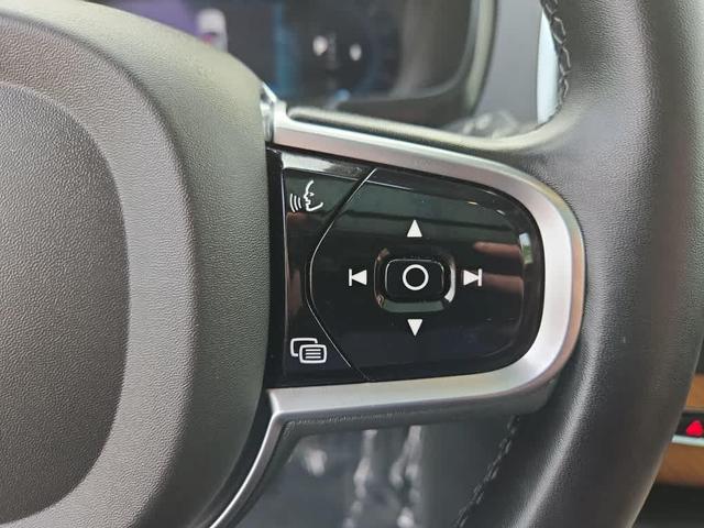Photo of 2023 Silver Volvo XC90